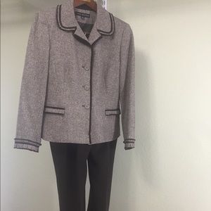 2 piece pant suit- women’s